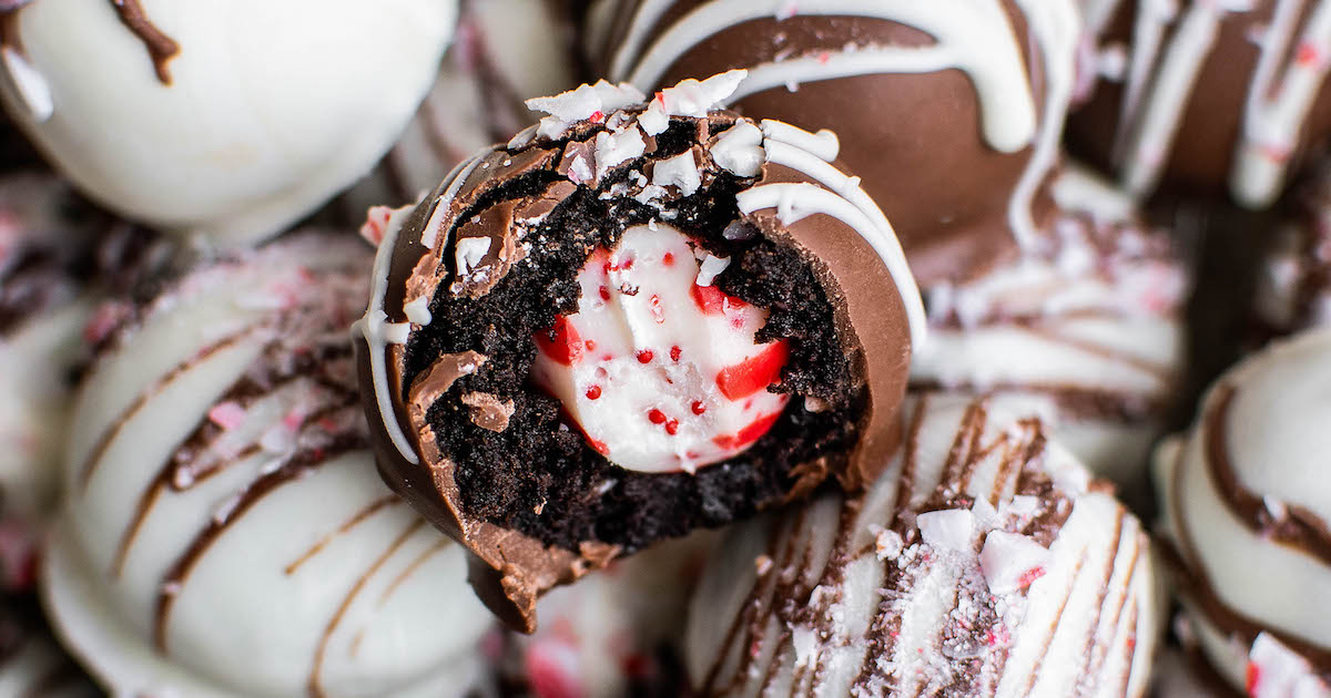 https://thenovicechefblog.com/wp-content/uploads/2022/10/Peppermint-Oreo-Balls-16.jpg