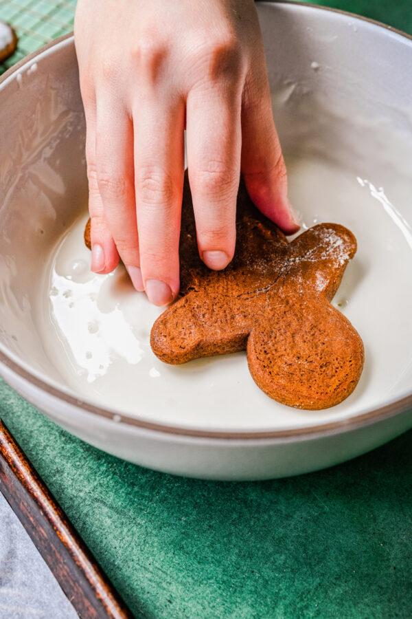 Soft Gingerbread Man Cookies The Novice Chef soft-gingerbread-man-cookies-the-novice-chef