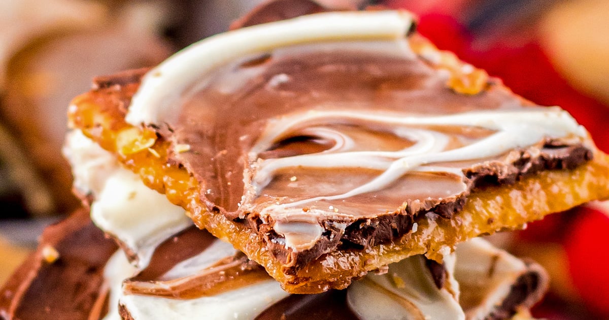 Best Christmas Crack (Saltine Cracker Toffee) The Novice Chef