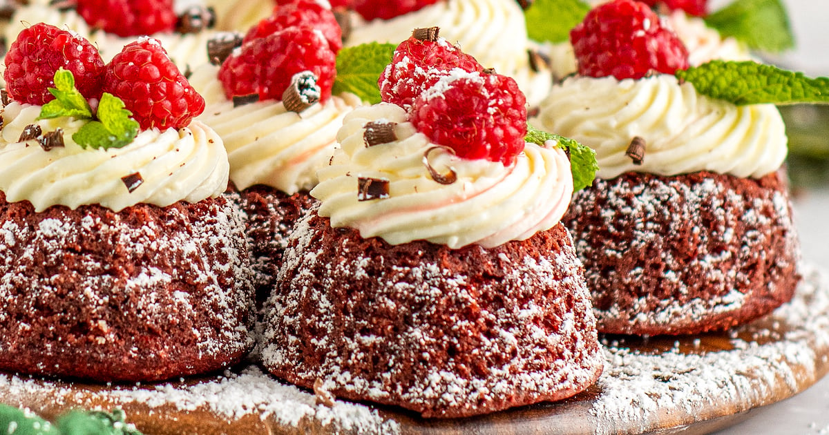 Mini Red Velvet Bundt Cakes, Imperial Sugar, Recipe