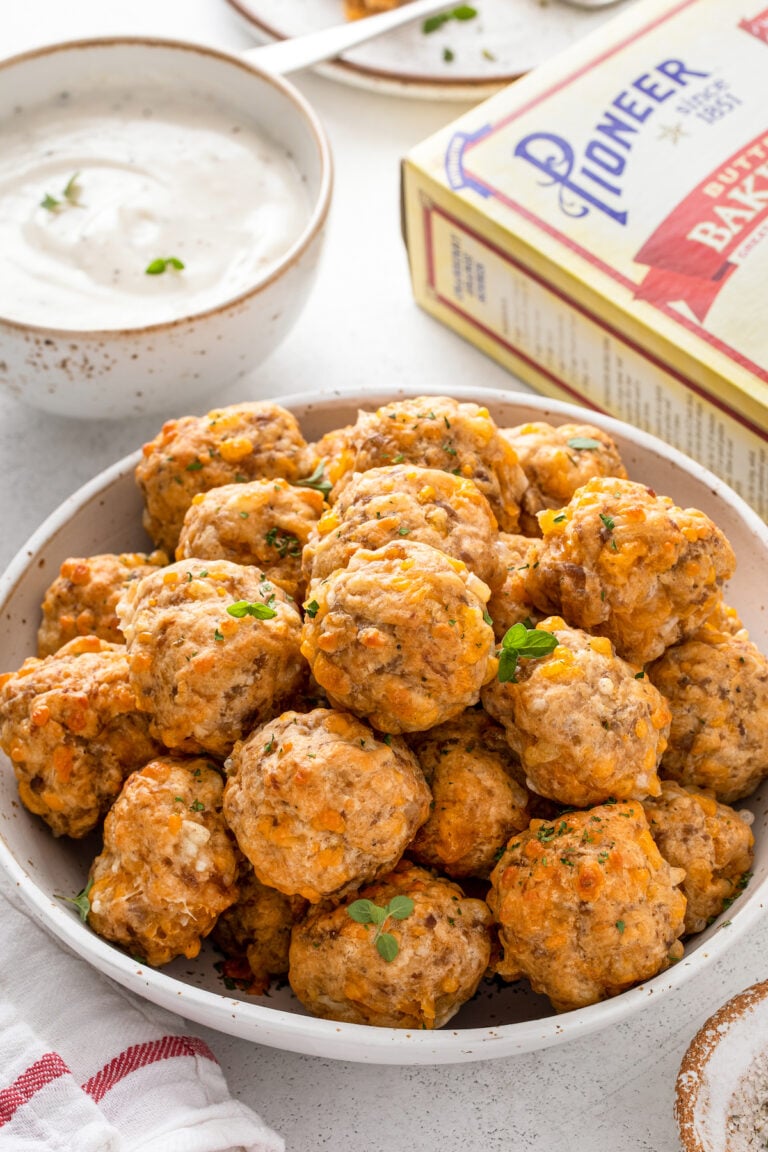 Biscuits And Gravy Sausage Balls The Novice Chef