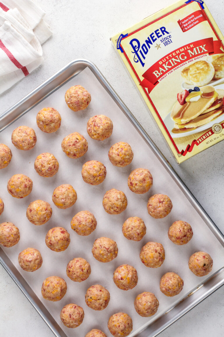 Biscuits And Gravy Sausage Balls The Novice Chef