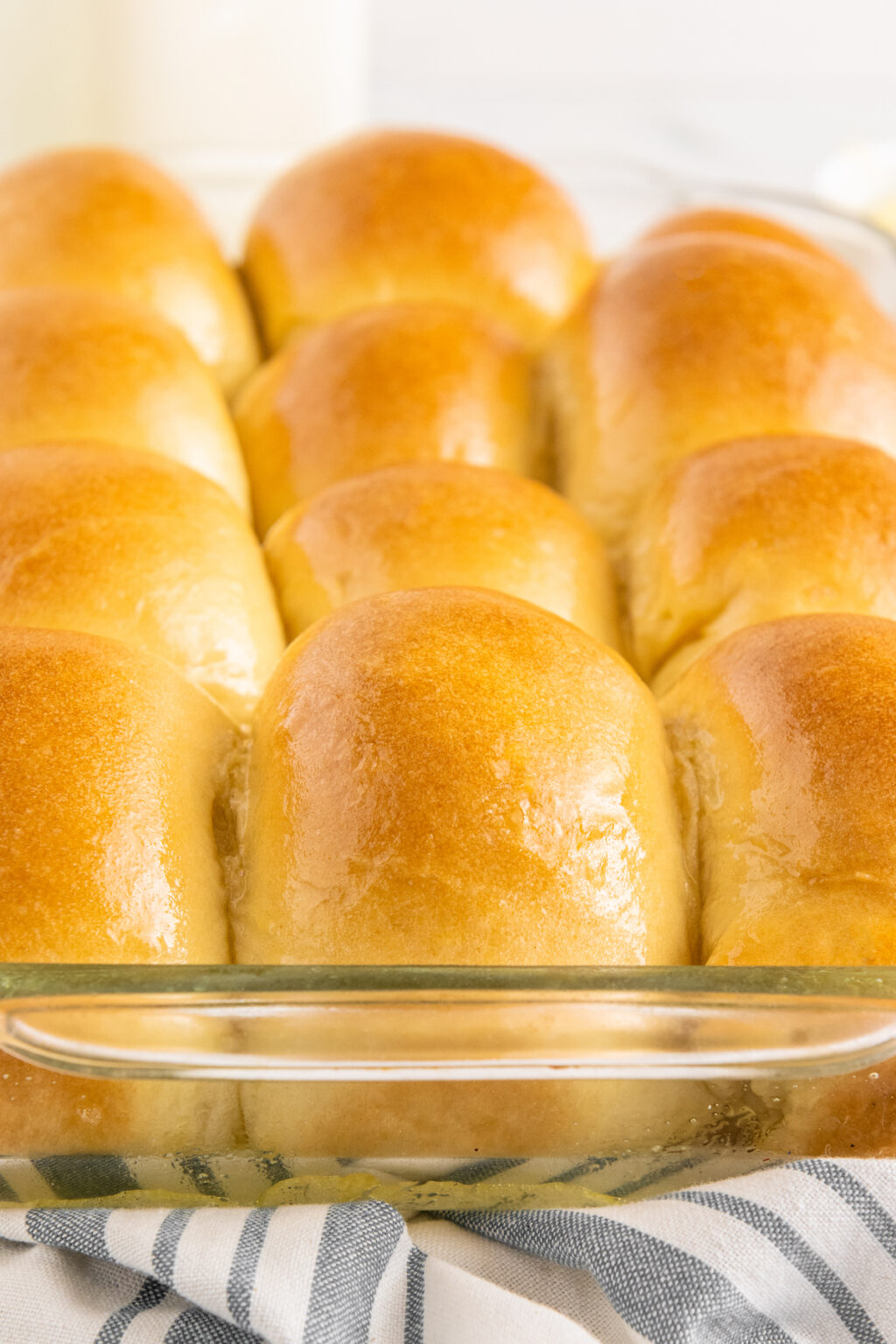 Soft Dinner Rolls Recipe The Novice Chef