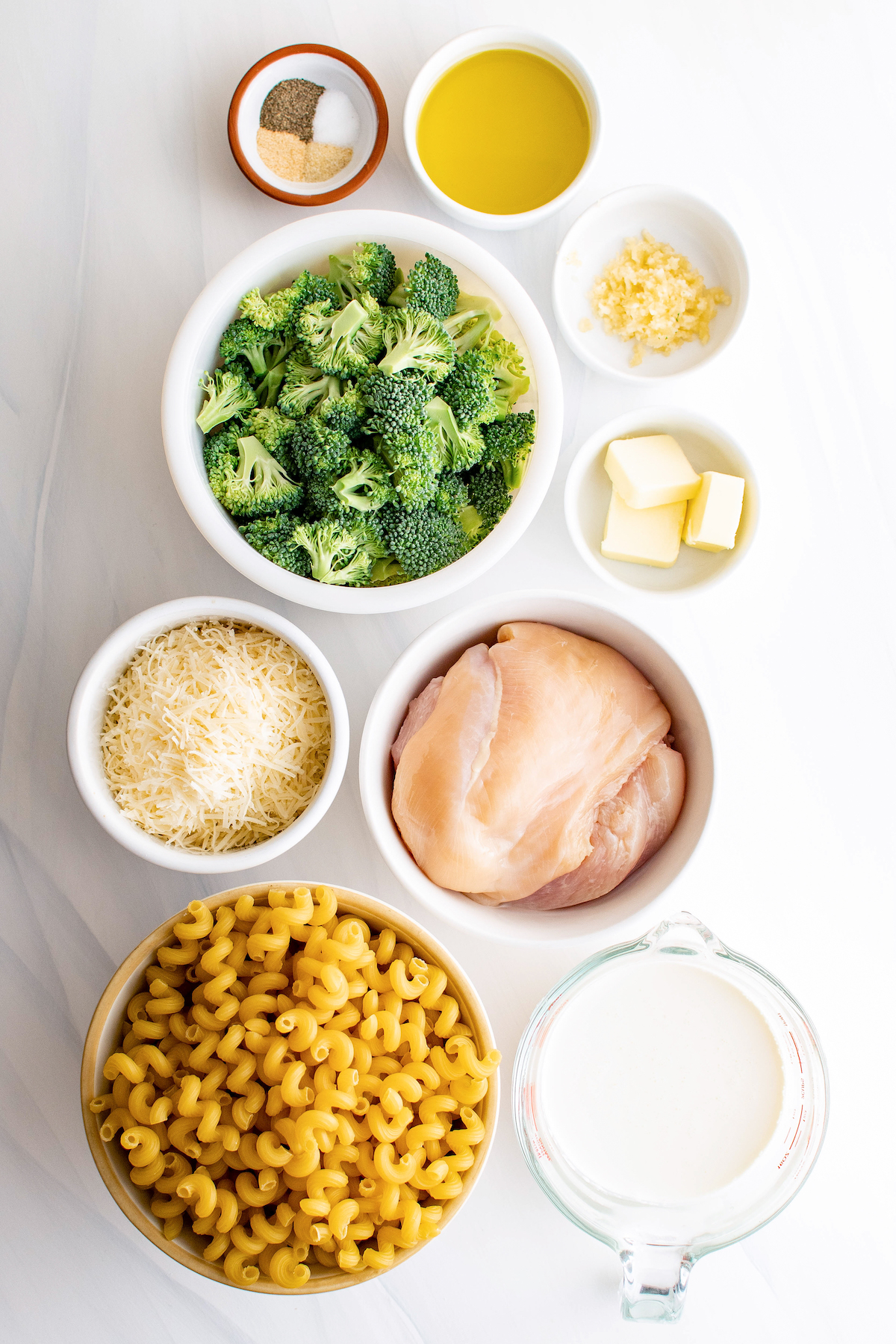 Ingredients for chicken broccoli alfredo bake.