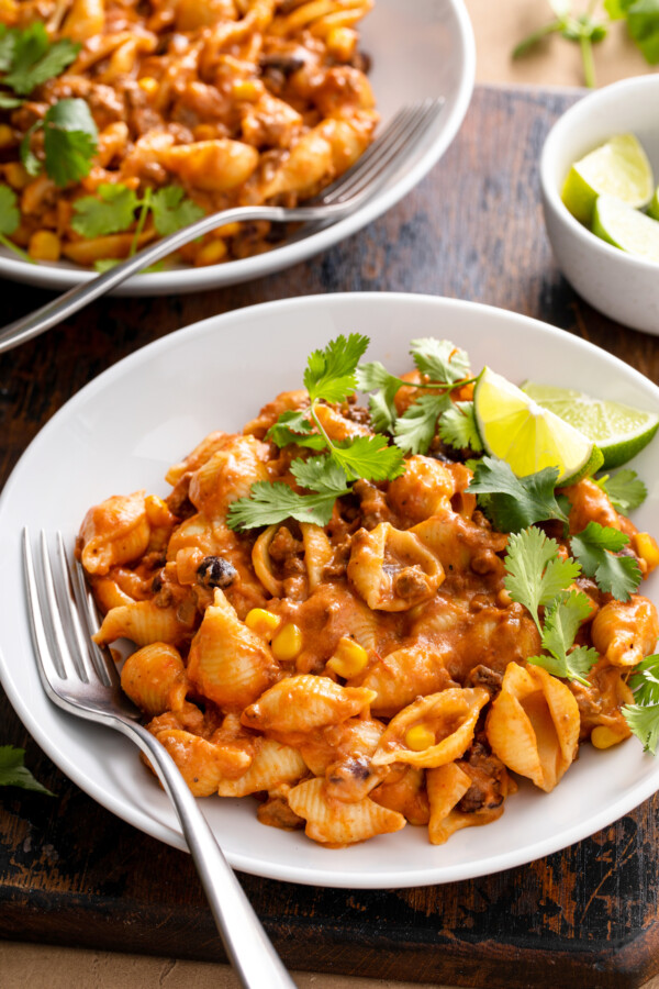 Slow Cooker Cheesy Taco Pasta The Novice Chef