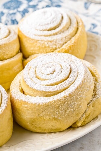 Mallorca bread dusted with powdered sugar.