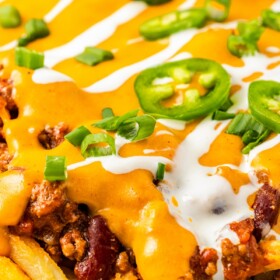Baked french fries topped with chili and cheese.