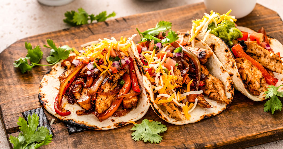 Best Chicken Fajitas Recipe | The Novice Chef