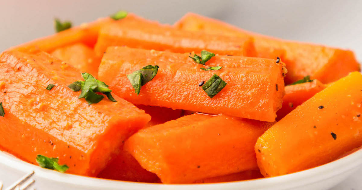 Crockpot Glazed Carrots Recipe - Evolving Table