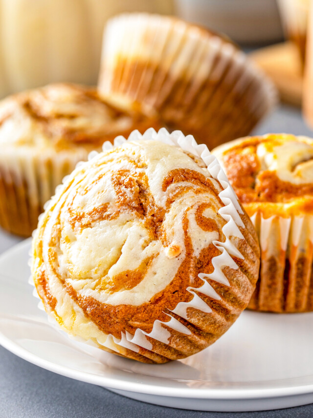 Pumpkin Swirl Muffins