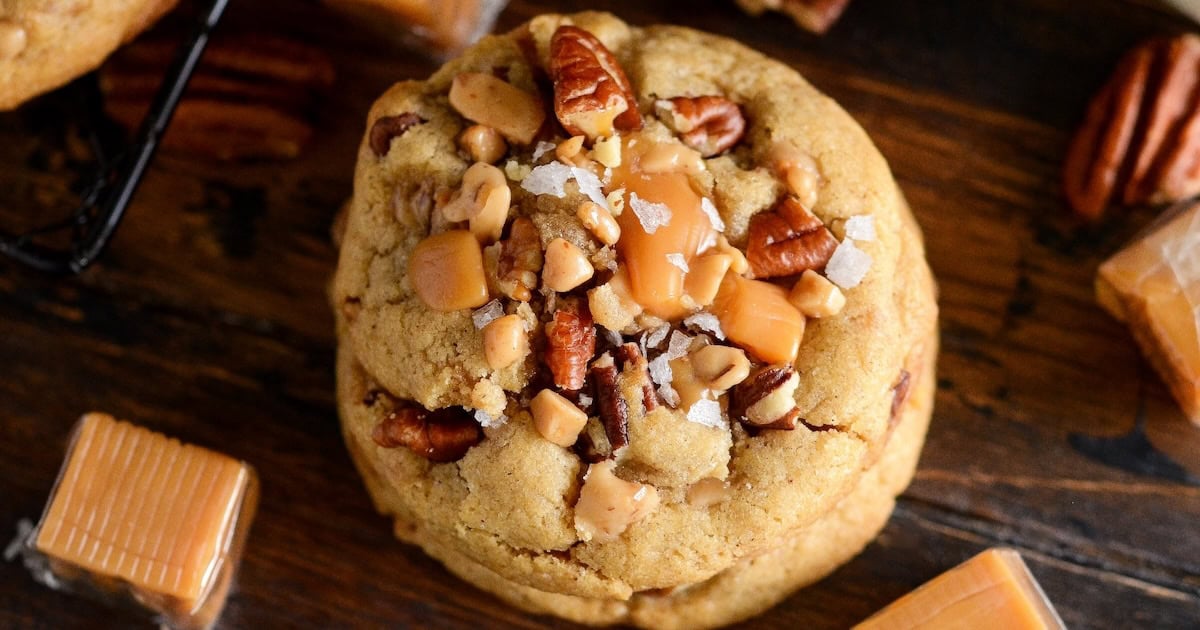 Salted Caramel Crunch Cookies